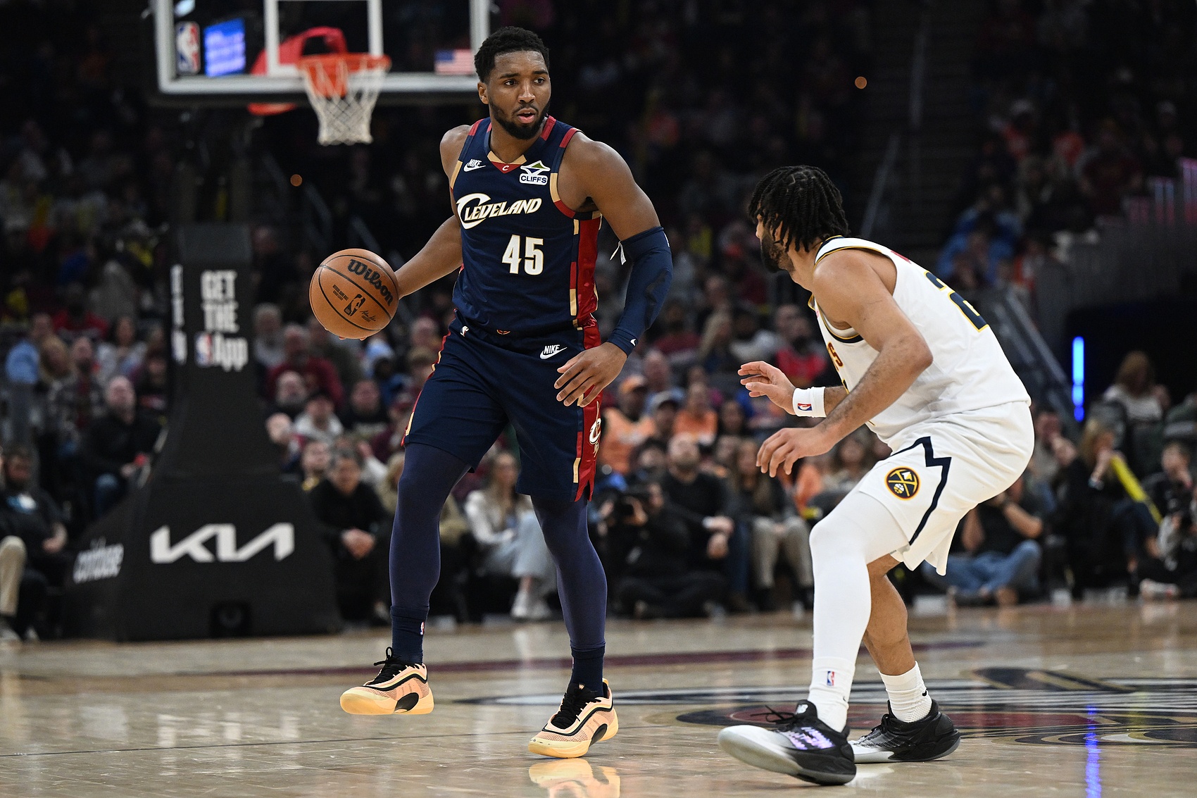 体育娱乐-穆雷本赛季单防时每回合仅让对手得0.64分 优于联盟94%的球员